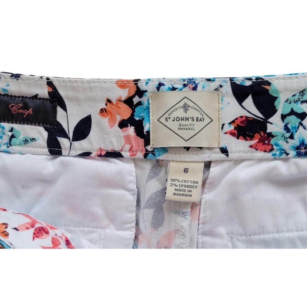 St. John's Bay Crop White Multicolour Floral Capris Pants With Pockets Size 6 - Picture 9 of 12